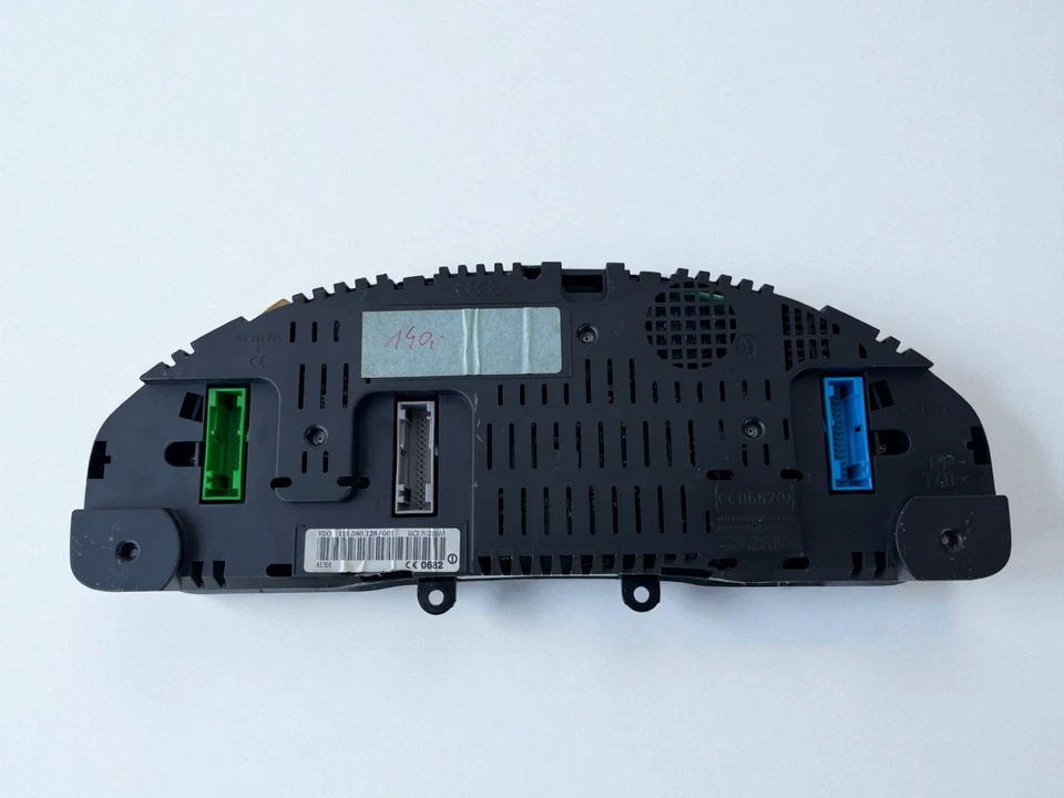 Velocímetro 4B0920933G (aglomerado de instrumentos) Audi A6 S6 C5 4B 2001 - Imagem 2 de 2