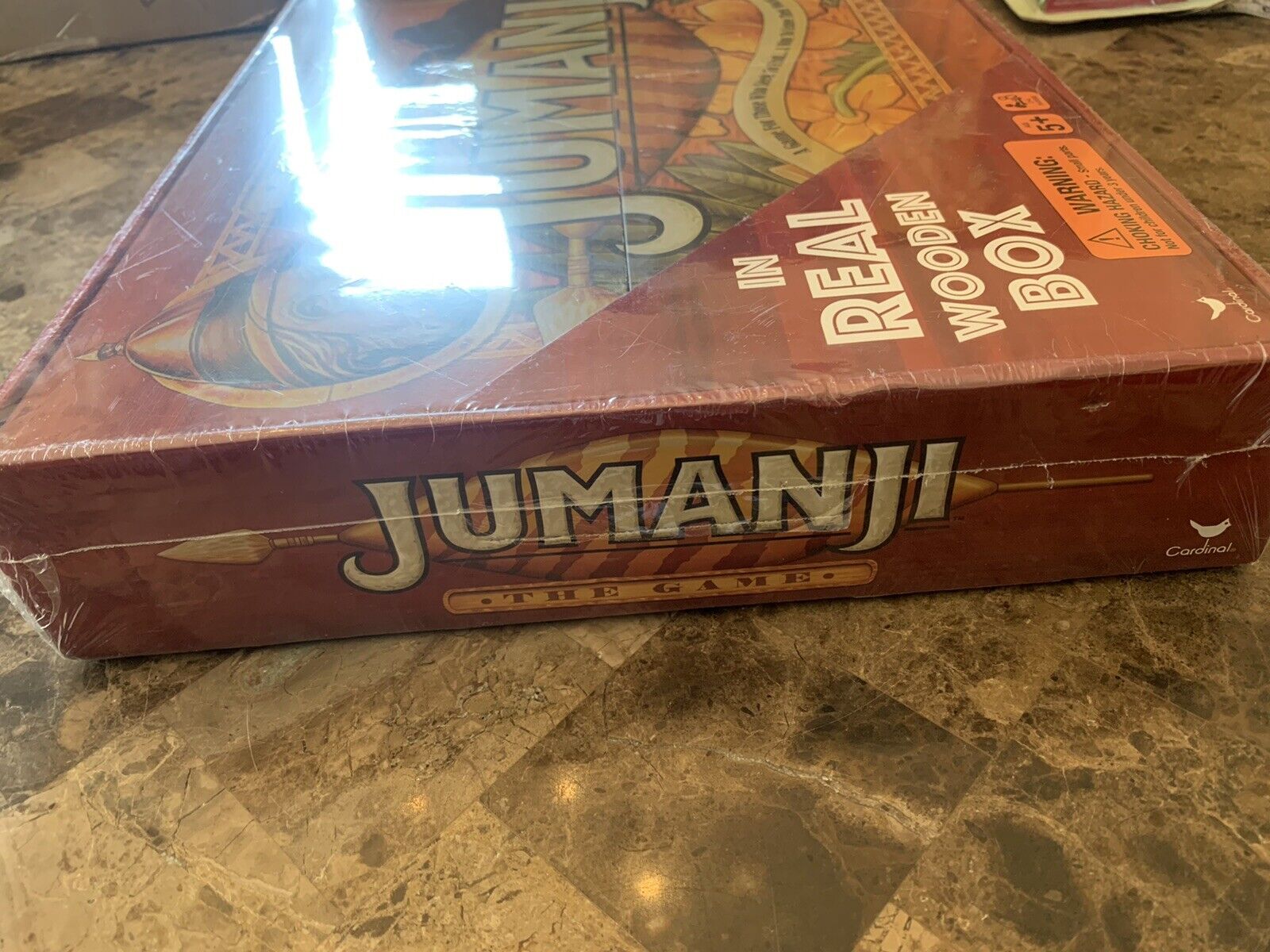 Jogo de Papelão JUMANJI na VIDA REAL! 🎲 🌺 🐒  Jogo de Papelão JUMANJI na  VIDA REAL! 🎲 🌺 🐒 Olá! Hoje Sam e a Sue farão um artesanato inspirado em