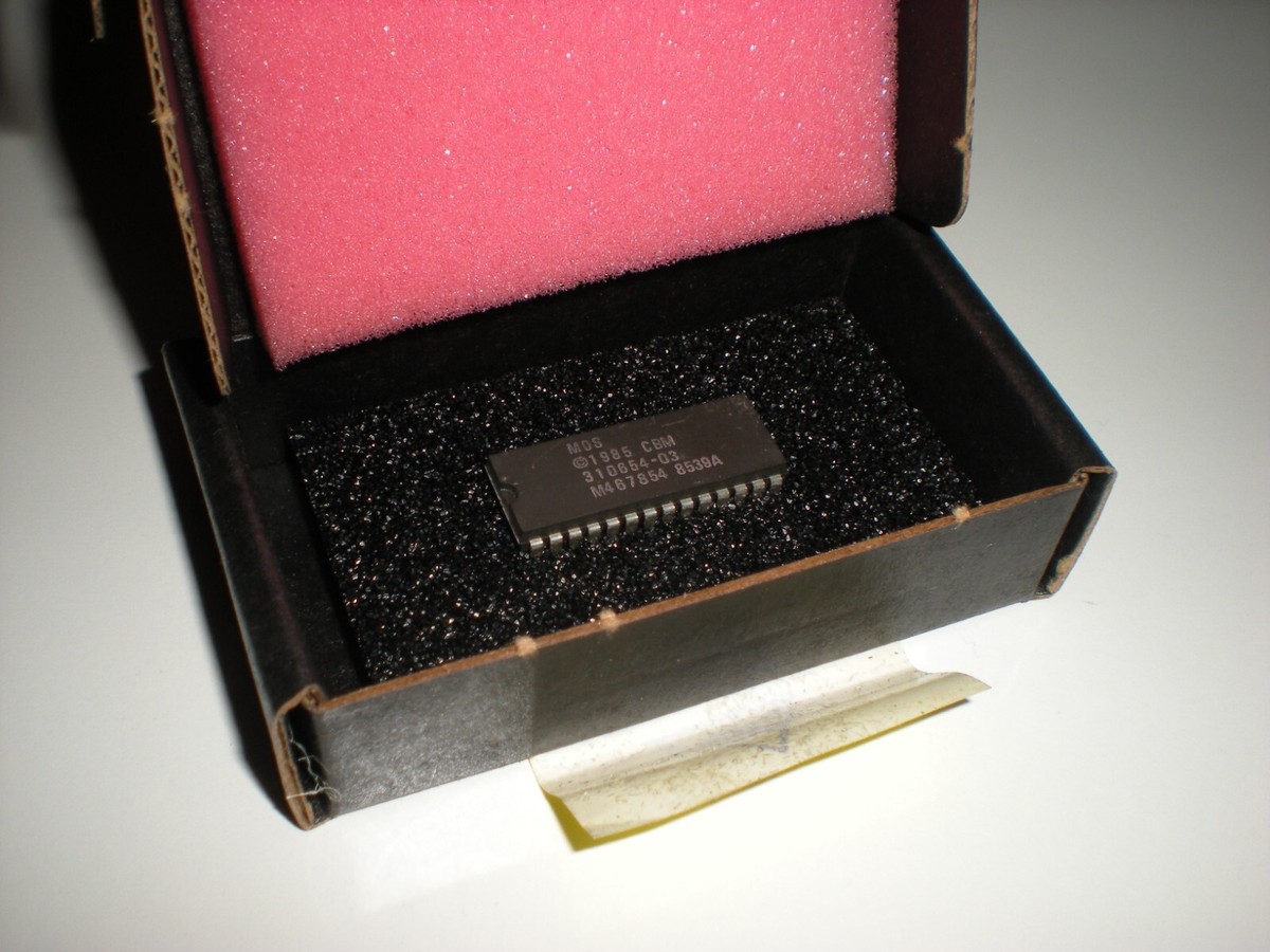 MOS 310654-03 chip for Commodore 1571 disk drive. Nice. Possibly