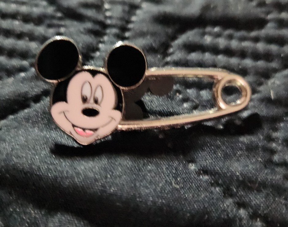 Disney Pin - Disneyland Safety Pin Mickey Mouse Disney Pin | eBay