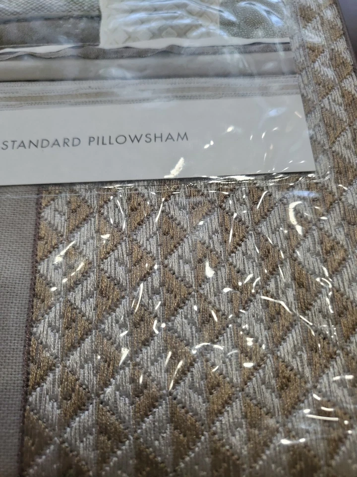 Hotel Collection Como Standard Sham 20 x 28 Geométrico Bordado Algodón Gris Foto 2 de 3