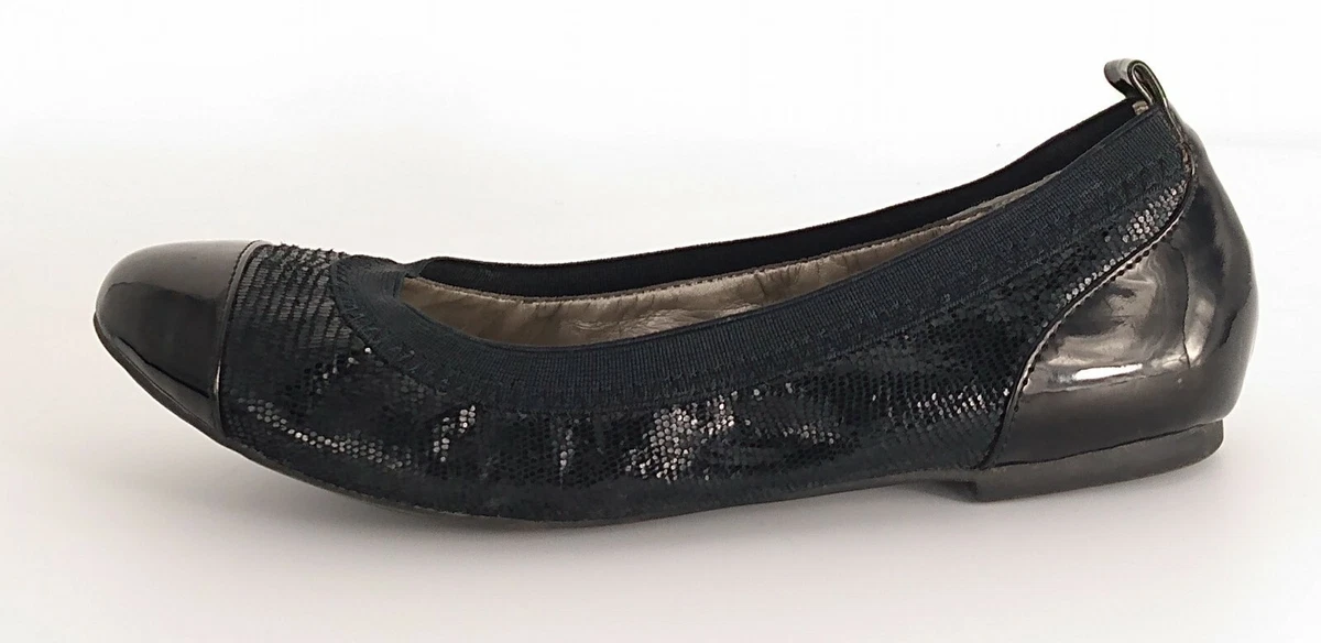 Me too shop black ballet flats