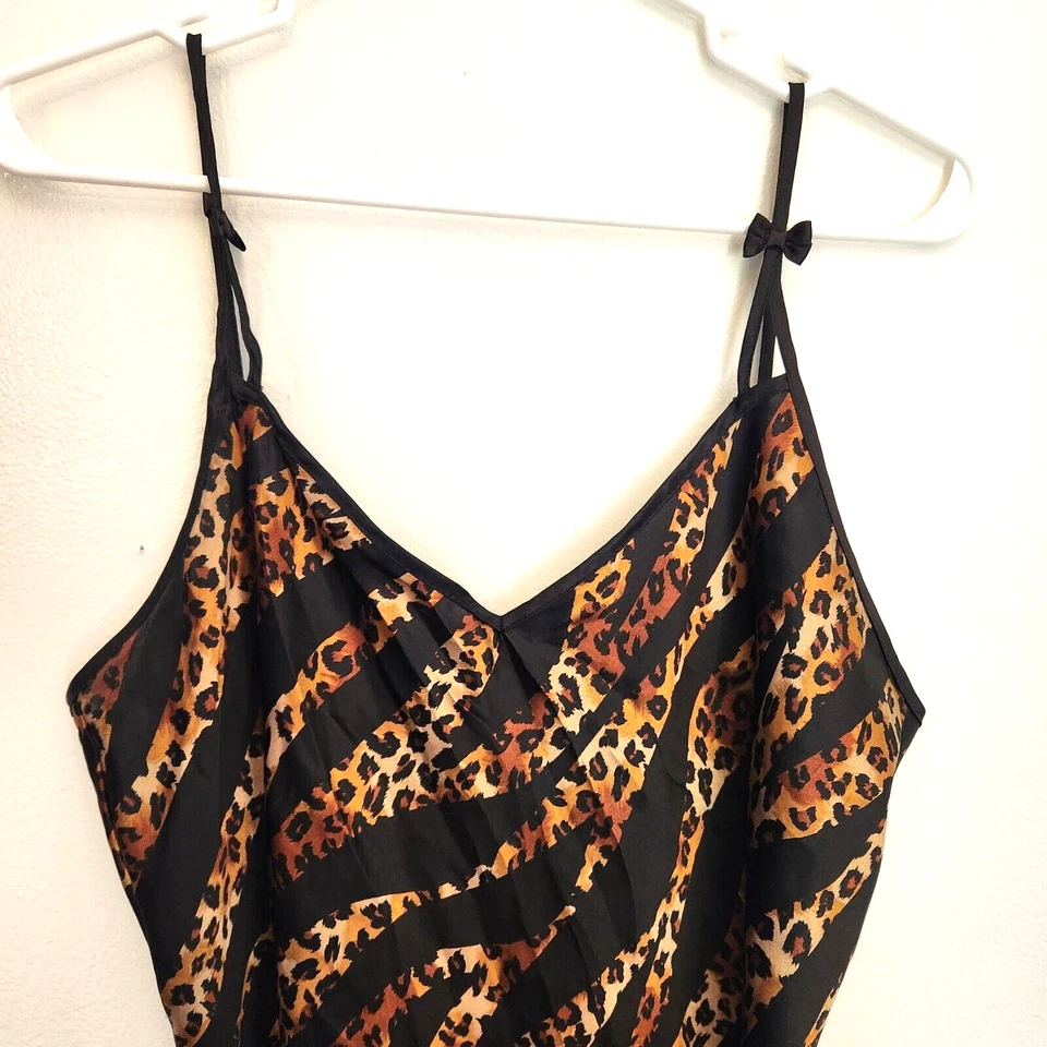 De Colección Vestido Sin Mangas M Leopardo Cami Kimono Bata Privada Lujos W Mob Esposa True Crime Foto 2 de 4