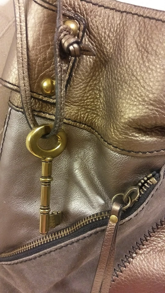 Bolso de Mano Fossil Retazos Bronce​ Marrón Gamuza Cuero Bolso de Hombro  Foto 3 de 4