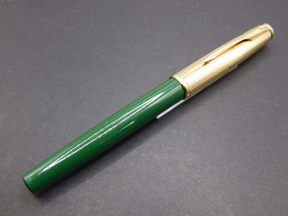 Parker Custom Insignia Verde con Tapa Dorada Roller Ball Foto 2 de 4