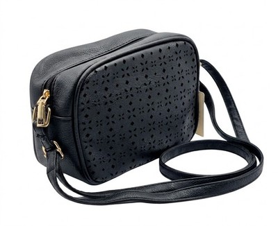 Kleine Crossbody Umhängetasche schwarz Kunstleder aufwendiges Cut-Out-Design vorne