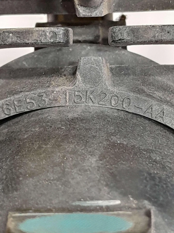 Luz antiniebla lado izquierdo o derecho Ford Flex Fusion Edge Mustang Taurus OEM 6E5Z15200A Foto 3 de 4