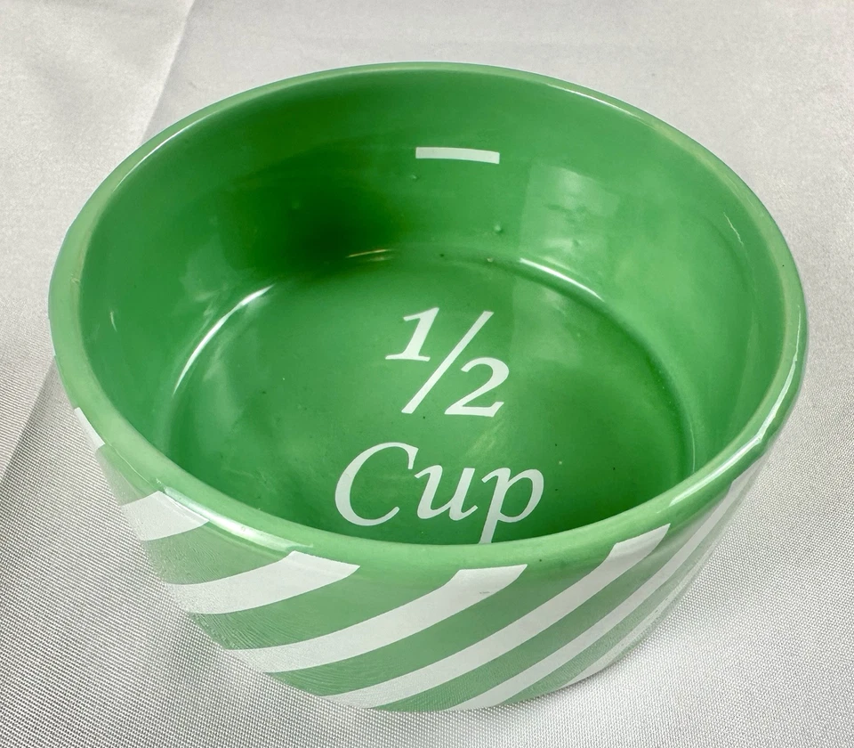 WORLD MARKET Christmas Holiday Nesting Measuring Set Present Cups 5 Piece - Image 2 of 4