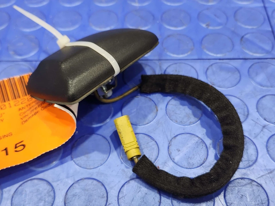 Conjunto de antena de radio Ram ProMaster City 16-21 original OEM 68276410AB Foto 4 de 4