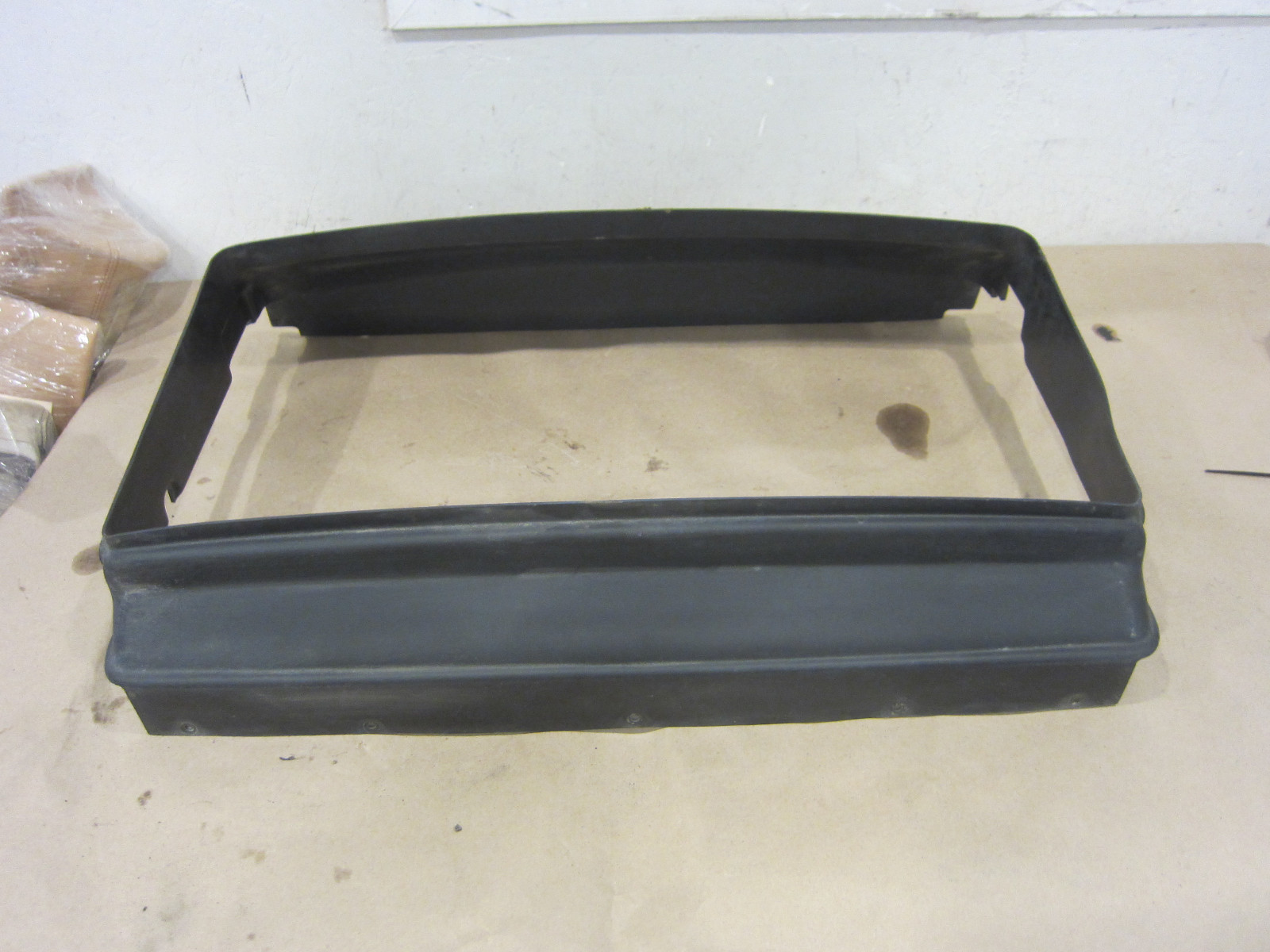 Maserati 4200 Coupe/Spyder- Air Conveyor Duct For Radiator (USED) - P/N 199893