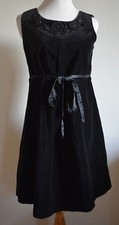 RARE!! 6 Anthropologie Lithe Black Flower Applique Velvet Dress 