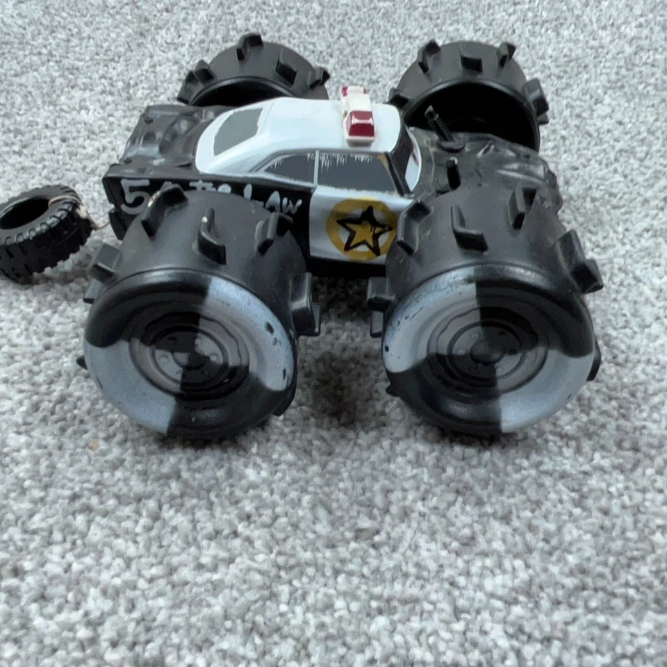 Disney Pixar Cars 3 La Ley Todo Terreno Corredor Tirar Cuerda APB Coche de Policía 54 Foto 2 de 4