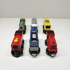 Maxim Enterprises Wooden Train Engines Magnetic Connectors Lot 6 Toy Trains