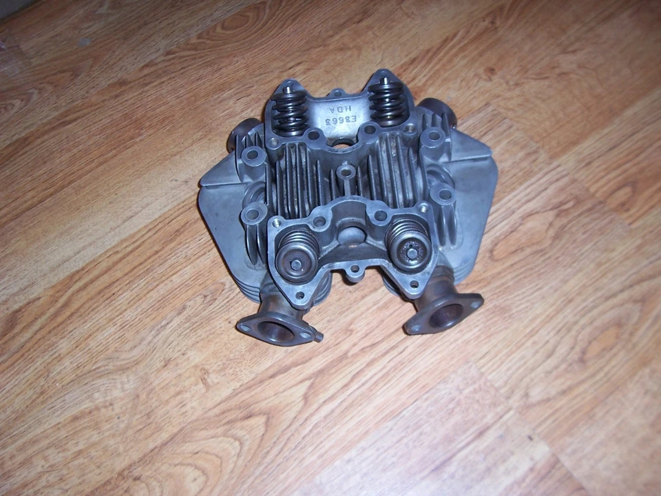 cabezal motor triumph 650 bonneville Foto 2 de 4
