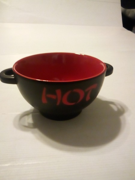 Cuenco de fideos sopa de ramen World Market negro rojo "caliente- agrio"