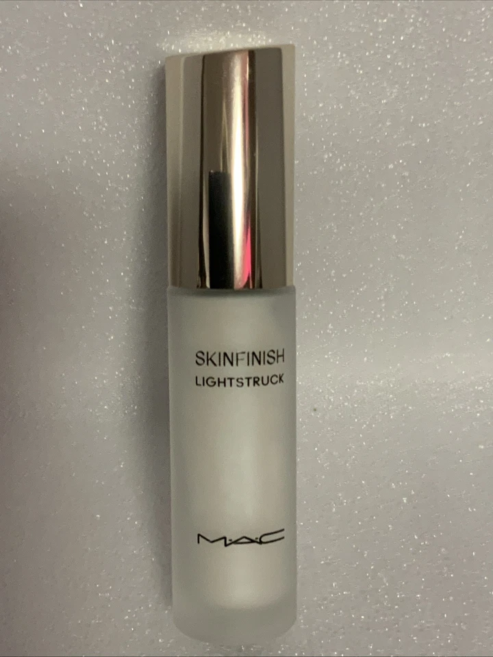 Mac cosmetics Skinfinish Lightstruck Liquid Highlighter | Glacial - Image 2 of 4
