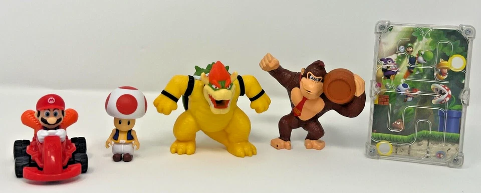 Lote Mixto de 4 Figuras Mcdonalds Happy Meals y Doble Laberinto Mundial de Super Mario Bros Foto 3 de 4