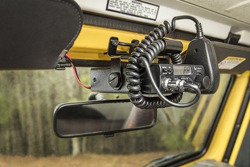 Rugged Ridge 13551.08 CB Radio Parabrezza Montante Supporto Per 97-02 Wrangler ( - Foto 4 di 4
