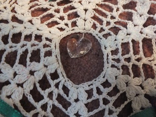 Beautiful Collectible Crocheted Doily Sun Catcher 7 1/2 Inch Heart NICE - Picture 2 of 2