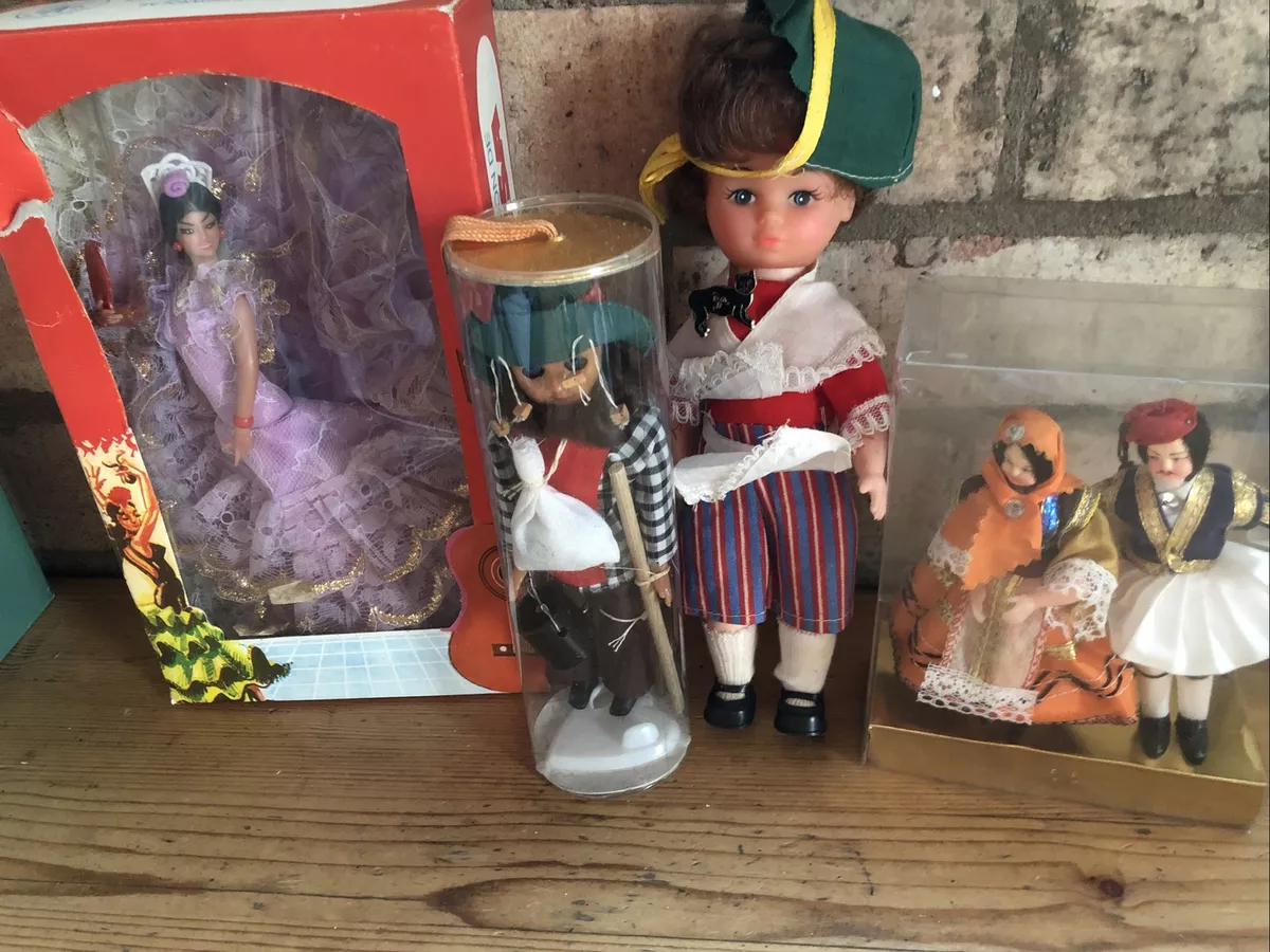 Dolls sales and collectibles