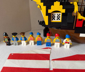 Vintage Lego Pirates BLACK SEAS BARRACUDA #6285~Uncut/Unused Sails~100% COMPLETE
