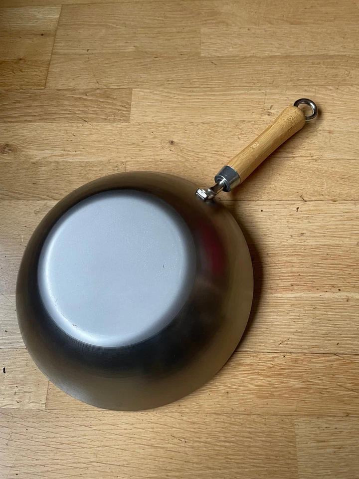 2 Wokpfannen Cooks Essentials 26cm und 32cm Alu Natur mit Holzgriff. - Bild 3 von 4