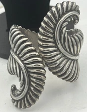 EXTRAORDINARY Los Castillo Sterling Silver Cuff Bracelet SUPERB Clamp Mechanism