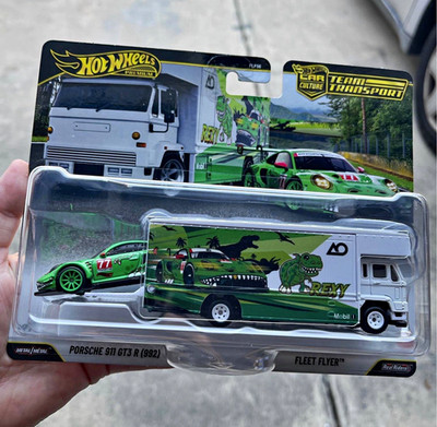 Hot Wheels Team Transport Fleet Flyer Porsche 911 GT3 R (992) Rexy 1:64