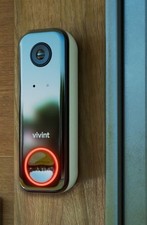 Vivint Gen 2 Doorbell Camera Pro VS-DBC350-WHT with 12v power adapter