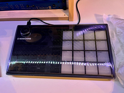 Native Instruments MASCHINE MK2 Black   nahezu neuwertig | Decksaver | Hardcase