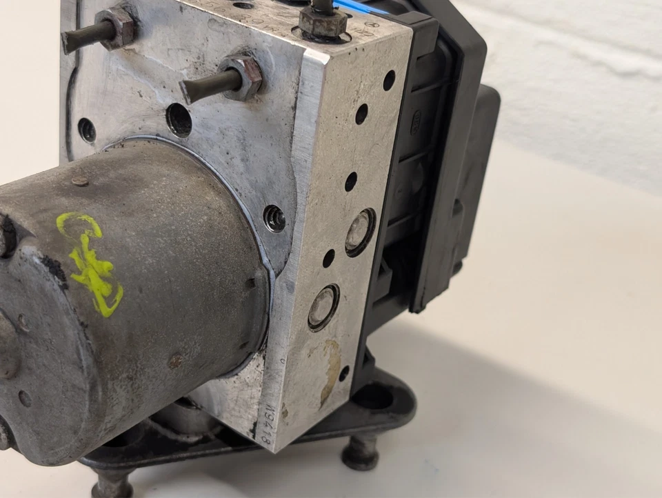 2002-2006 DODGE SPRINTER 3500 ABS ANTI-LOCK PUMP MODULE OEM A 000 446 56 89 - Image 4 of 4