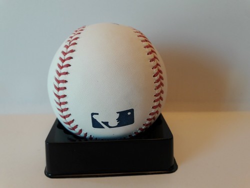 Hisashi Iwakuma Signed Baseball Sweet Spot Seattle Mariners Japan Pitcher MLB - Picture 5 of 5