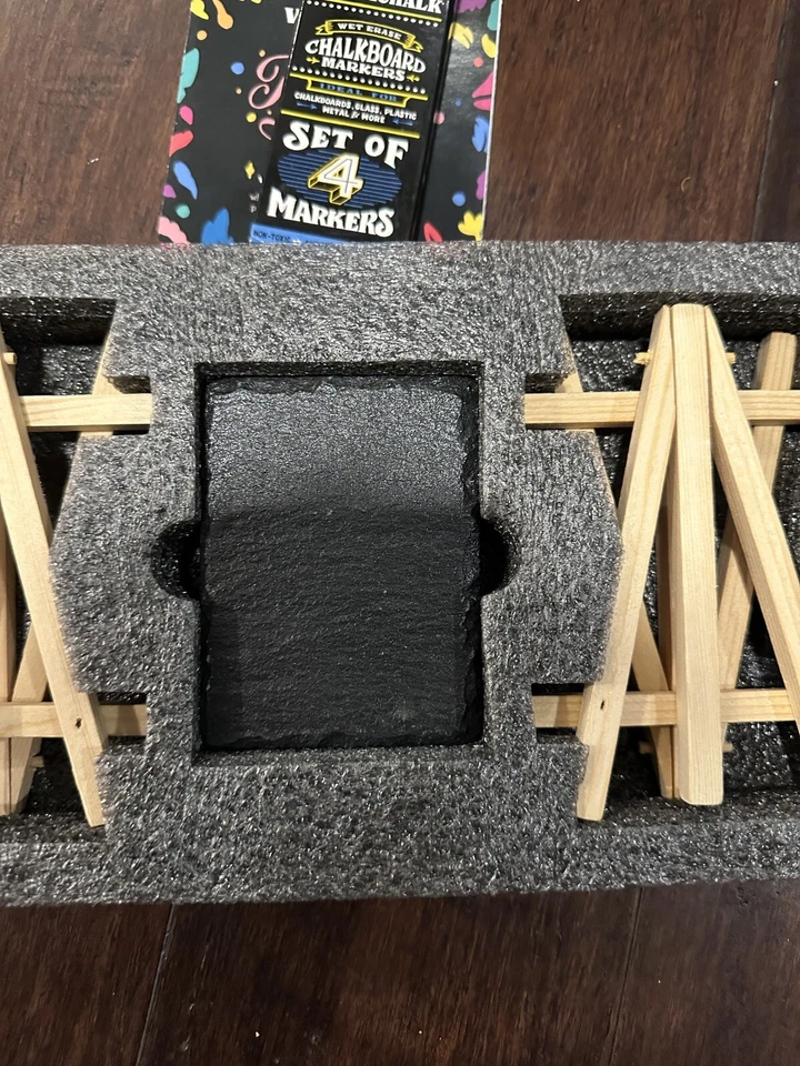 Verse Chalk 4 Mini Chalkboard Slates With Easels Including Pack Of 4 Markers NEW - Image 2 of 4