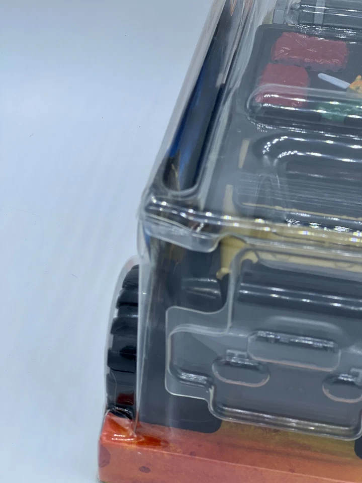 Matchbox Jurassic World Dominion Jeep Gladiator 1:24 Scale - Image 4 of 4