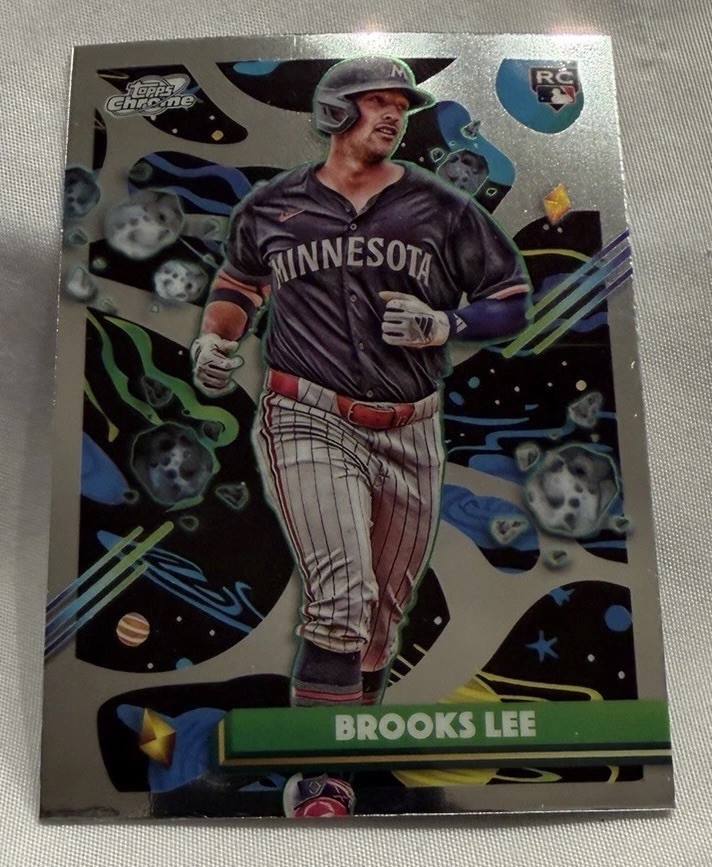 Brooks Lee 2025 Topps Cosmic Chrome #129 (RC) Minnesota Twins