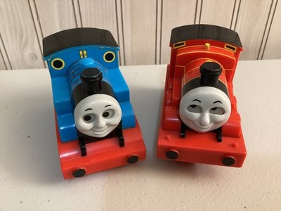 Lot of 2 Thomas & Friends Pull Back Thomas & James 2004 TOMY Tested & Working