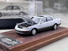 FW 1:64 Scale White LS400 XF10 UCF10 Sedan Sports Diecast Metal Car Model