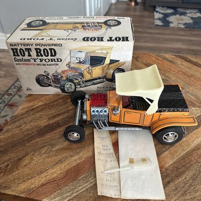 ALPS CUSTOM ''T'' FORD HOT ROD With BOX & WORKS VINTAGE BATTERY OPERATED Nice