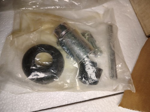 Bendix 800633 E 8 P® Dual Circuit Foot Brake Valve Floor Mounted Missing Treadle - Foto 5 di 8