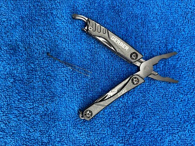 GERBER MICRO MULTI TOOL DIME BLACK COMPACT & LIGHTWEIGHT GENTLY USED 30-G0469