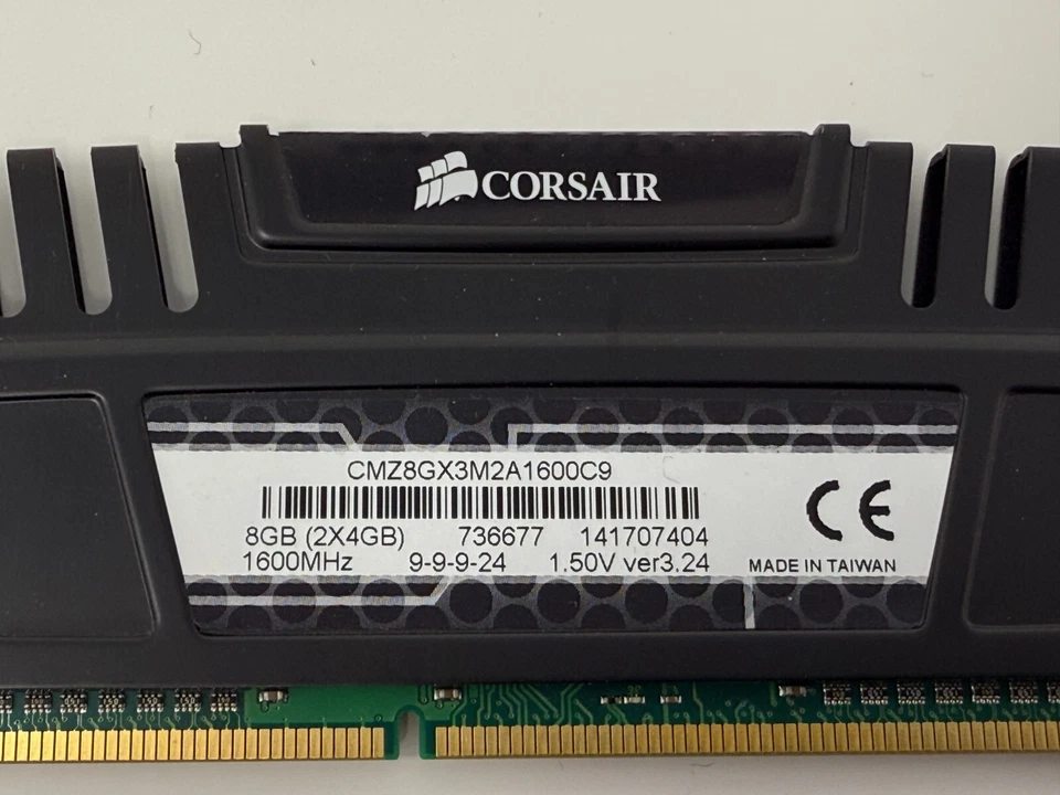 Corsair Vengeance 8GB (2x4GB) DDR3 1600 Desktop Memory CMZ8GX3M2A1600C9 - Image 4 of 4