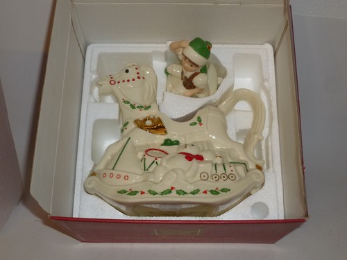 Elf and Rocking Horse Teapot - Genuine Collectable - RARE - Picture 14 of 15