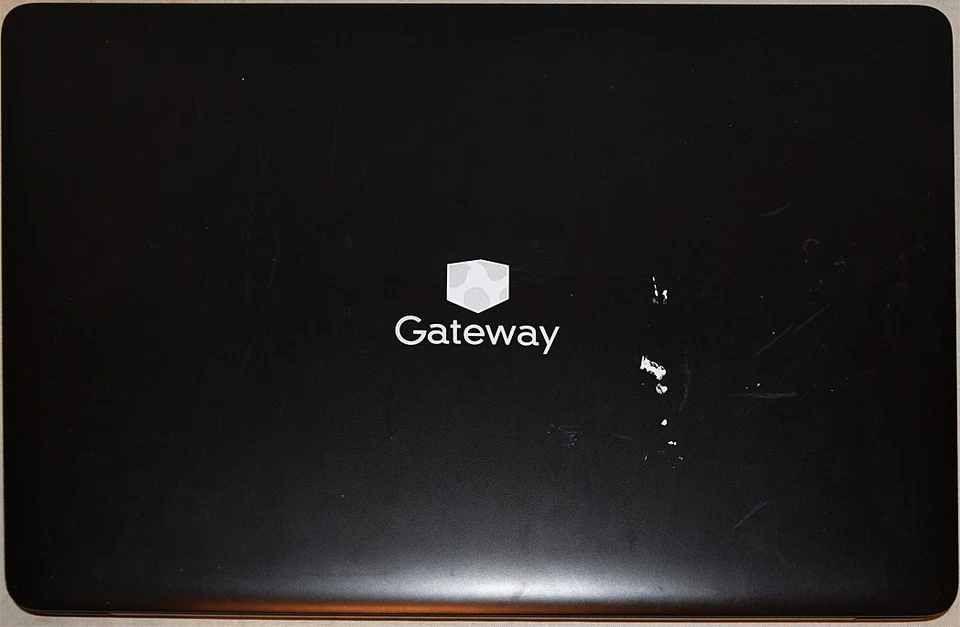 -GATEWAY- ULTRA SLIM NOTEBOOK Laptop Computer- INTEL CELERON/Windows 10/64gb/Box - Image 3 of 4