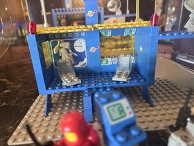 VTG LEGO Classic 493 Space Command Center NEAR Complete W/Box & Instructions 