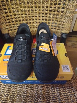 Skechers Women's Breathe Easy Roll with Me Slip-Ins Size 6.5 Black New In Box