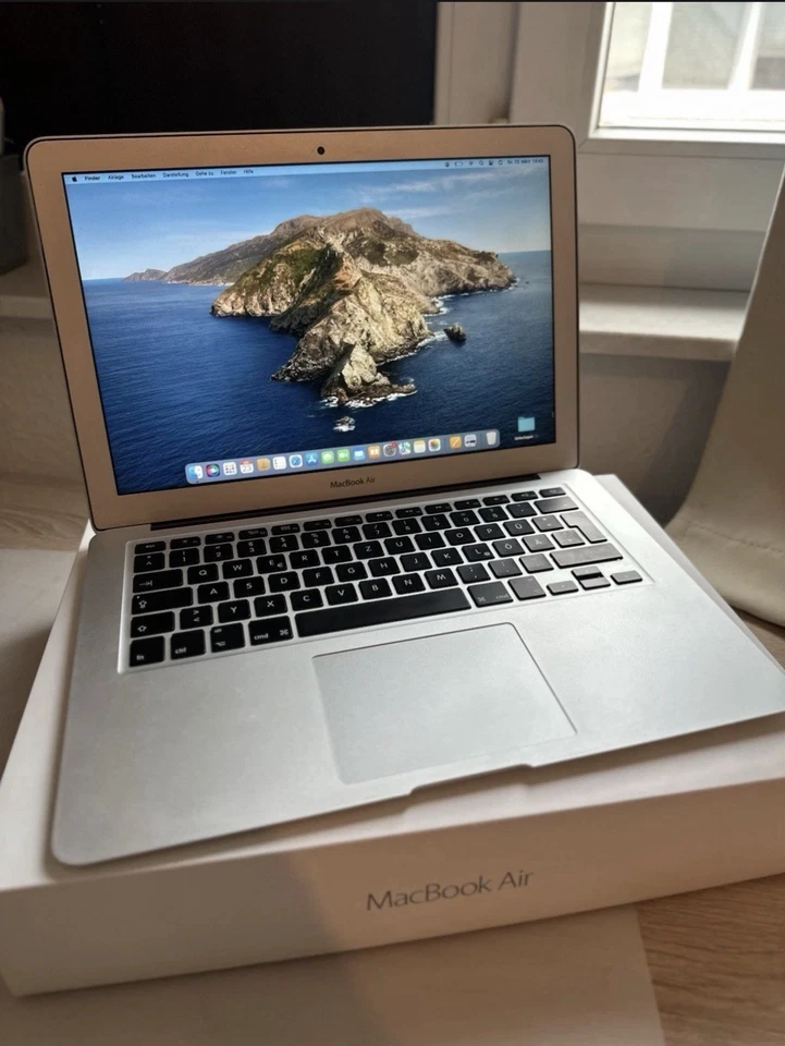 Apple MacBook Air 13" 2015 · i5 · 8GB · 120GB, Foto 1 von 5