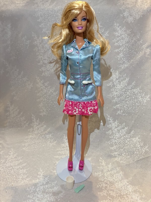 2010 Mattel Barbie “ I Can Be A Dentist” Careers Doll With Accessories