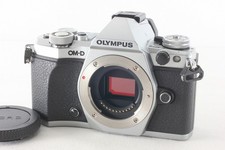 Olympus OM-D E-M5 Mark II Body Silver 12644 Shots 475145