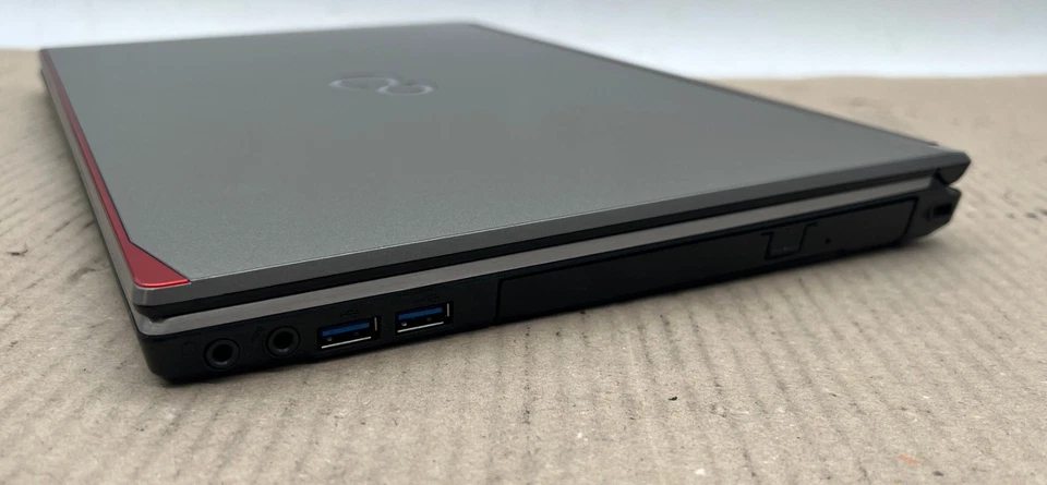 Notebook FUJITSU LifeBook E736 13"  Cpu i5-6200u Ram 8gb SSD 240gb Win11Pro - Immagine 4 di 4