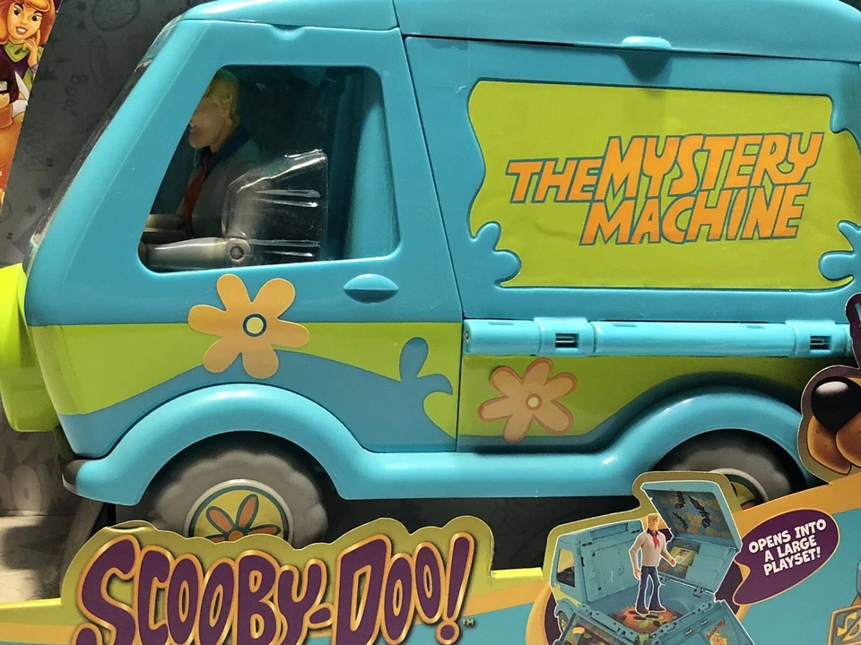 Игровой набор Scooby-Doo Mystery Machine 50 Year Anniversary с экшн-фигуркой Фреда новый - Изображение 2 из 4